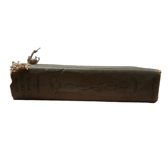 PRICE DROP Vintage | Gone with the Wind by Margaret Mitchell | 1937 Edition - Picture 4 of 14